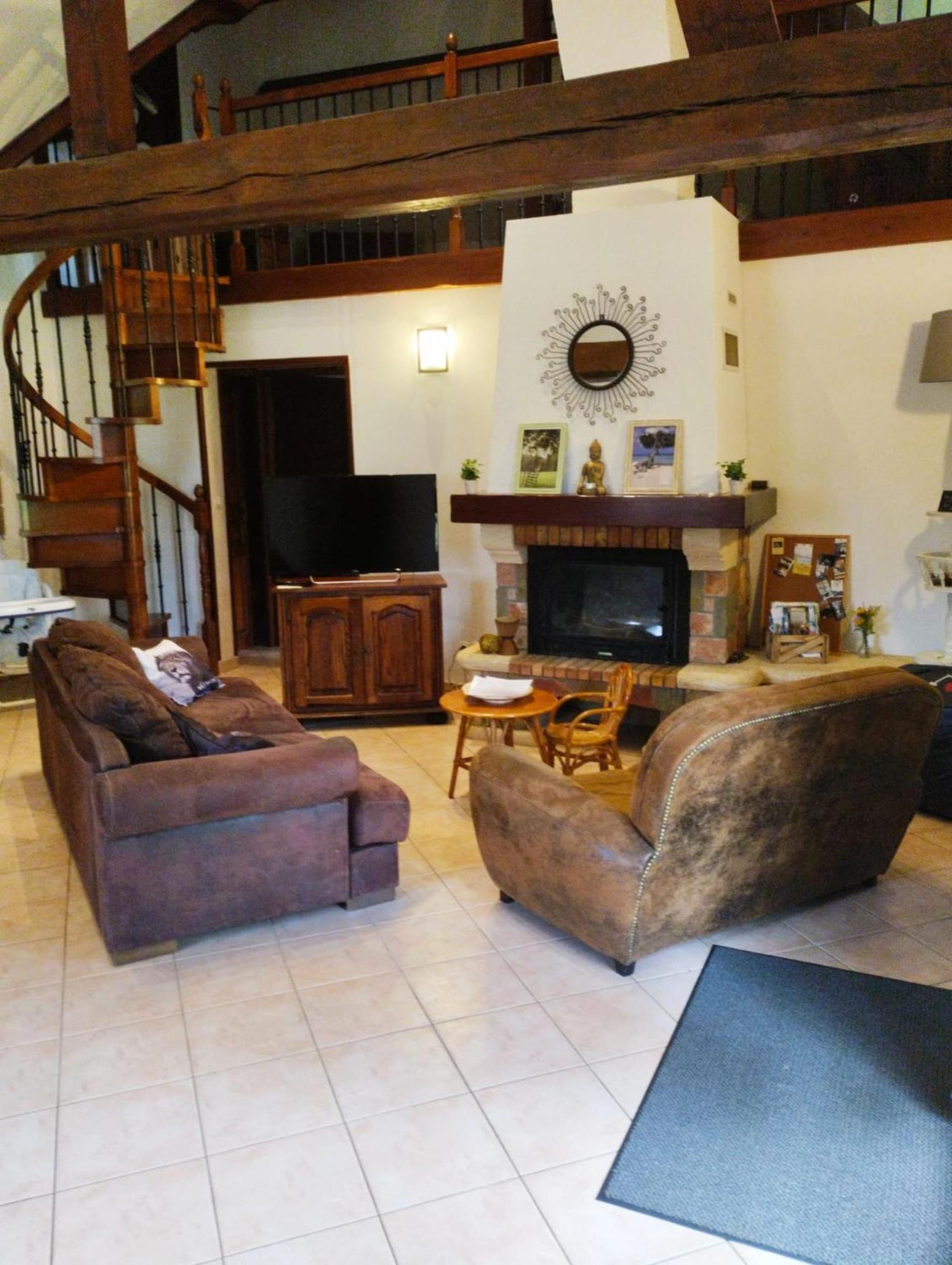 Maison Traditionnelle Normande Avec Piscine Hotot-en-Auge Exteriör bild